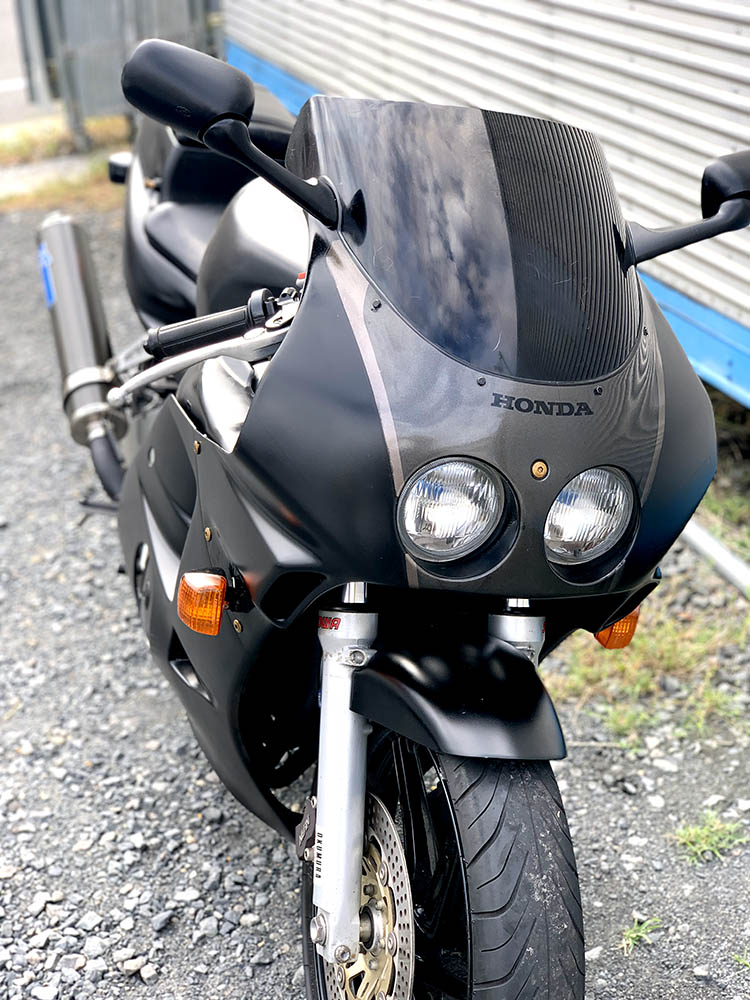 中古バイク 入荷予定！HONDA CBR250RR MC22 – 京都のバイクショップ 