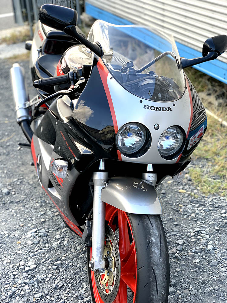 中古バイク 入荷予定！HONDA CBR250RR MC22 規制前 – 京都のバイク 